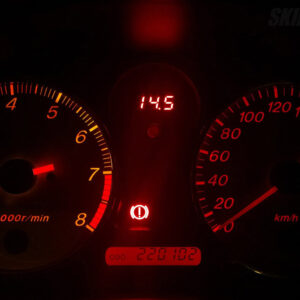 MX-5 oil pressure light and voltmeter in the dark